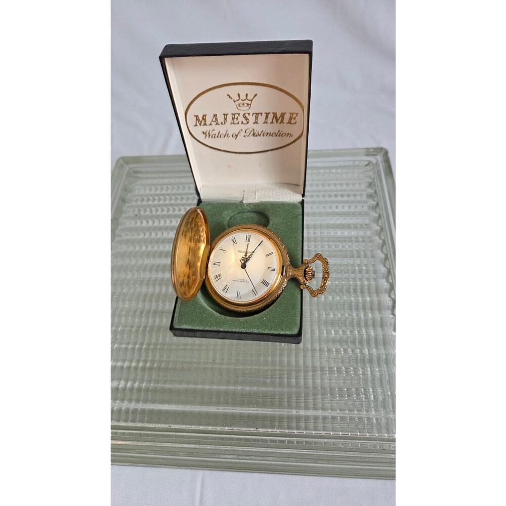 Majestime 17 Jewel Pocket Watch, Swiss Gold tone - Picture 3 of 5
